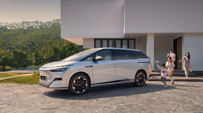 Array,Tanpa Insentif, Harga Mobil Listrik Xpeng Naik sampai Rp 100 Juta