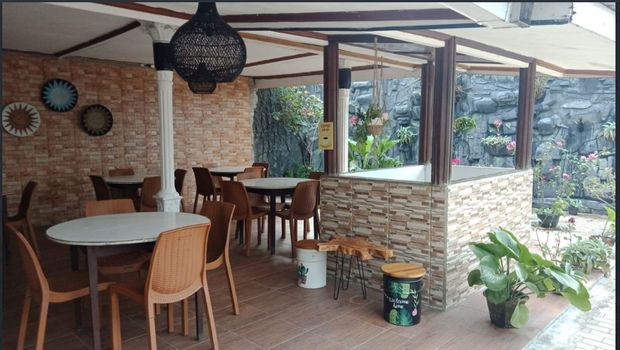 15 Hotel Terbaik Murah Dekat Malioboro Tinggal Jalan, Mulai Rp 85 Ribuan, 1. Losmen Mawar, 2. DBC Rooms Malioboro, 3. Losmen Suryo, 4. Losmen 2000 Tiga, 5. Citra Anda Losmen, 6. Hotel Karunia Yogyakarta, 7. Virgo 3 Homestay, 8. Losmen Setia Kawan, 9. De Patuk Homestay, 10. Red Palm Losmen Syariah, 11. The Packer Lodge Yogyakarta, 12. The Cabin Hotel Gandekan, 13. Niki Backpaker Malioboro, 14. Amarta Malioboro by Daphna Management, 15. Wanderlust Homestay