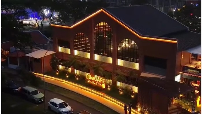 10 Kafe dan Resto di Kota Wisata Cibubur, Ada yang Halal Certified, 1. CU@CAFE Kota Wisata, 2. NOB Coffee &amp; Eatery, Kota Wisata Cibubur, 3. Prompt Space, 4. Main Street Dining &amp; Coffee, 5. Teras Rumah Nenek, 6. Platinum Resto &amp; Cafe-Living World Kota Wisata Cibubur, 7. Kopi Nako Kota Wisata, 8. Luna Coffee &amp; eatery, 9. Whiley, 10. Malacca Toast Cibubur