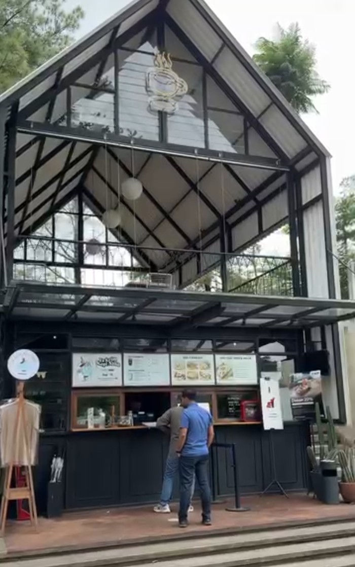 10 Kafe dan Resto di Kota Wisata Cibubur, Ada yang Halal Certified, 1. CU@CAFE Kota Wisata, 2. NOB Coffee &amp; Eatery, Kota Wisata Cibubur, 3. Prompt Space, 4. Main Street Dining &amp; Coffee, 5. Teras Rumah Nenek, 6. Platinum Resto &amp; Cafe-Living World Kota Wisata Cibubur, 7. Kopi Nako Kota Wisata, 8. Luna Coffee &amp; eatery, 9. Whiley, 10. Malacca Toast Cibubur