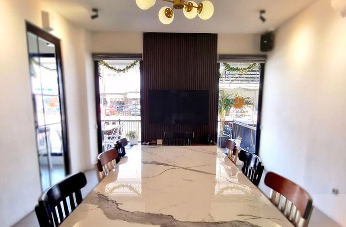 10 Kafe dan Resto di Kota Wisata Cibubur, Ada yang Halal Certified, 1. CU@CAFE Kota Wisata, 2. NOB Coffee &amp; Eatery, Kota Wisata Cibubur, 3. Prompt Space, 4. Main Street Dining &amp; Coffee, 5. Teras Rumah Nenek, 6. Platinum Resto &amp; Cafe-Living World Kota Wisata Cibubur, 7. Kopi Nako Kota Wisata, 8. Luna Coffee &amp; eatery, 9. Whiley, 10. Malacca Toast Cibubur