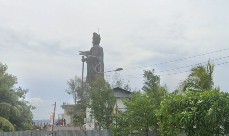 Pesona Patung Rp 53 Miliar di Baubau, Sulawesi Tenggara Ini Faktanya!, 1. Apakah Rp 53 miliar terlalu mahal?, 2. Lokasi patung di tepi pantai, 3. Patung terbuat dari perunggu dan tembaga, 4. Area patung nyaris mencapai satu hektare, 5. Patung belum diresmikan