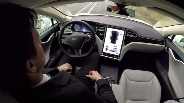 Array,Tesla Bakal Jual Mobil Listrik Murah