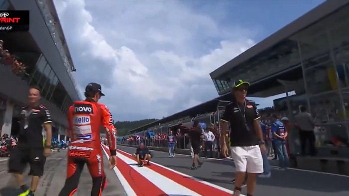 Array,Marquez Cuek saat Papasan dengan Rossi: Nggak Lihat, Sumpah!