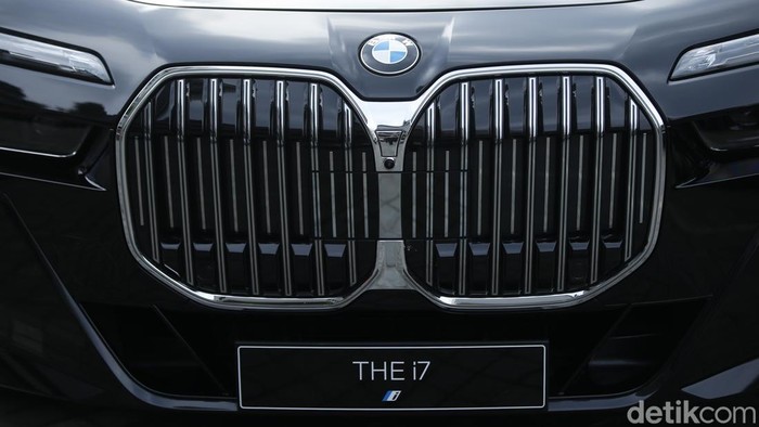 Array,BMW Banting Harga Gila-gilaan di China, i7 Turun Rp 660 Jutaan