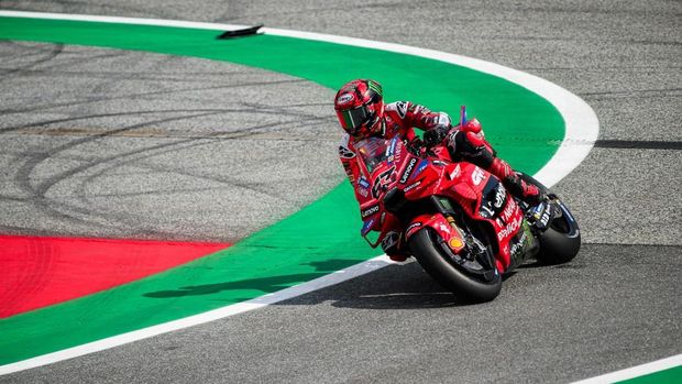 Array,Kualifikasi MotoGP Catalunya: Yamaha 'Ngamuk', Quartararo Ungguli Marquez!