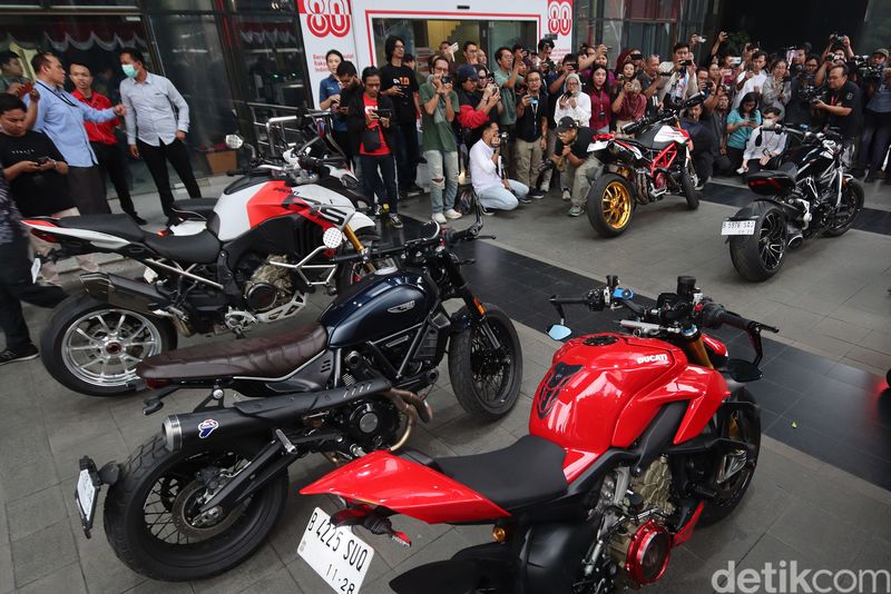 Array,Daftar 22 Mobil-motor yang Disita KPK dari OTT Wamenaker Immanuel Ebenezer
