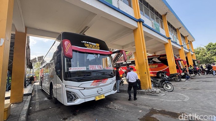 Array,Penting! Begini Cara Cek Status Kelaikan Bus