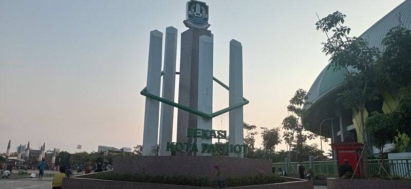 Array,Menikmati Sunset dan Joging Sore Gratis di Taman Kota Bekasi 2025