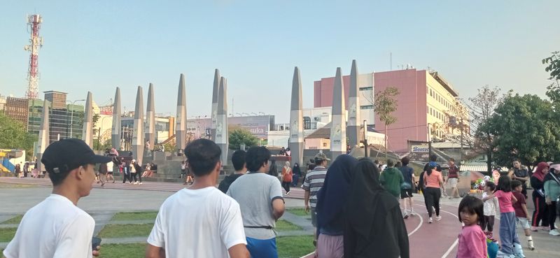 Array,Menikmati Sunset dan Joging Sore Gratis di Taman Kota Bekasi 2025