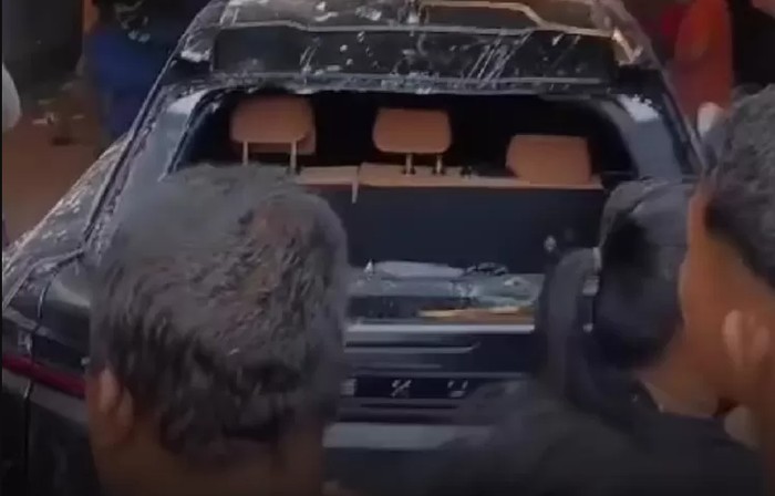 Array,Deretan Mobil Mewah di Garasi Ahmad Sahroni yang Dirusak Massa