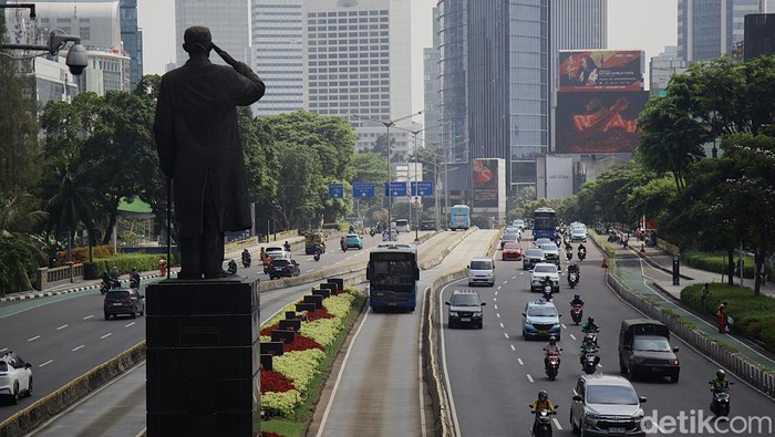 Array,WFH 1 Hari Sepekan buat Hemat BBM Dinilai Tepat, tapi...