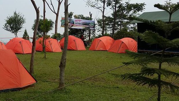 12 Camping Ground Terbaik 2025 di Bogor untuk Liburan Bareng Teman dan Keluarga, 1. Bumi Kepanduan Sentul, Bogor, 2. Agrowisata Gunung Mas, 3. Highland Camp Curug Panjang, 4. Camp Hulu Cai, 5. Gunung Pancar, Bogor, 6. Camp Gayatri Mountain Adventure, 7. Suaka Elang Loji, 8. Eagle Hill Outbound, 9. Lembah Salak Camping Ground, 10. Curug Cipamingkis, 11. Bukit Cirampak Camping Ground, 12. Kawah Ratu