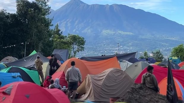 12 Camping Ground Terbaik 2025 di Bogor untuk Liburan Bareng Teman dan Keluarga, 1. Bumi Kepanduan Sentul, Bogor, 2. Agrowisata Gunung Mas, 3. Highland Camp Curug Panjang, 4. Camp Hulu Cai, 5. Gunung Pancar, Bogor, 6. Camp Gayatri Mountain Adventure, 7. Suaka Elang Loji, 8. Eagle Hill Outbound, 9. Lembah Salak Camping Ground, 10. Curug Cipamingkis, 11. Bukit Cirampak Camping Ground, 12. Kawah Ratu