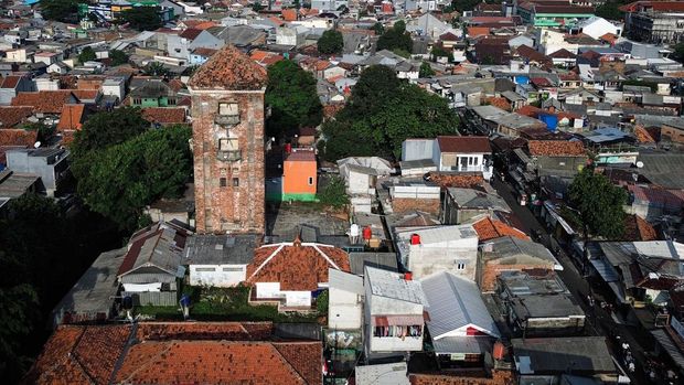Array,Menara Air Manggarai, Ikon Bersejarah & Cagar Budaya, Sering Dikepoin Turis Jepang