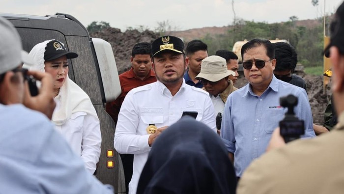 Array,3 SUV Miliaran yang Dipakai Gubernur Kaltim Rudy Mas'ud