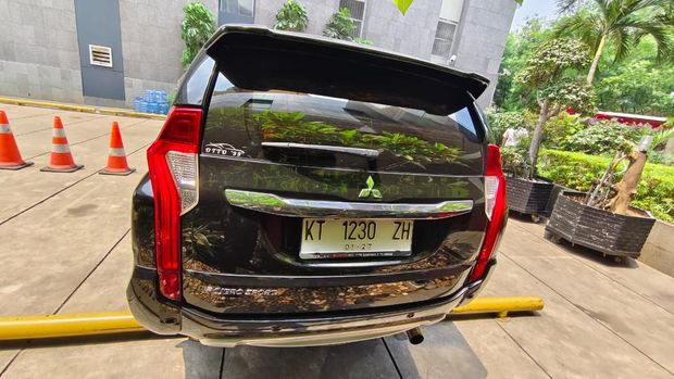 Array,Siapa Mau? Ada Pajero Sport Dilelang Mulai Rp 200 Jutaan, Kondisinya Begini
