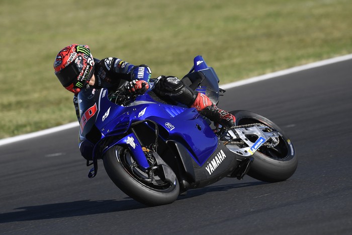 Array,Motor V4 Yamaha Ketinggalan 10 Km/Jam