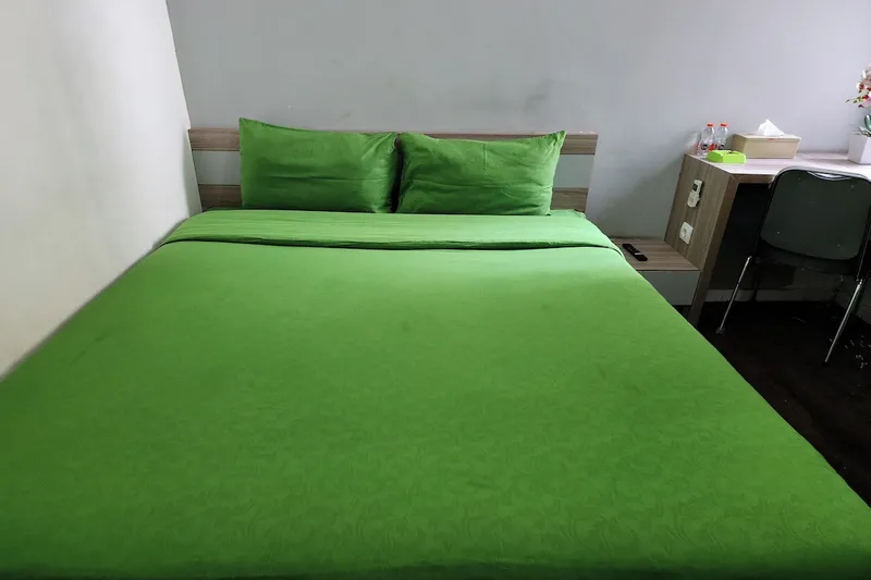 10 Hotel Murah dan Nyaman Dekat Bandara Soetta, Tarif Mulai Rp 200 Ribuan, 1. Hotel RedDoorz Plus, 2. Barata Hotel, 3. Alifah 2 Hotel, 4. Hotel Swift Inn Aeropolis Airport, 5. Le Paris Syariah Residence, 6. Smart Dream inn Aeropolis Residence 2, 7. Serasi Hotel 2, 8. Kadina 19 Avenue, 9. M1 Residence, 10. dprimahotel Airport Jakarta 1