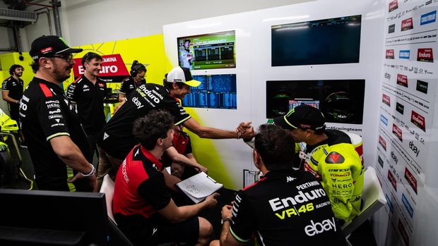 Array,Fix! Valentino Rossi Datang ke Jakarta Akhir Bulan Ini