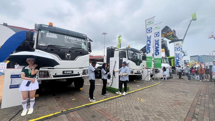 Array,Banjir Truk Impor China Sudah Makan 'Korban', Pemerintah Diminta Kasih Solusi