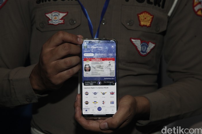 Array,Ada SIM Digital, Tak Perlu Panik saat Lupa Bawa SIM Fisik