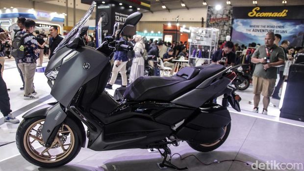 Array,Harga Honda Forza vs Yamaha Xmax Terbaru