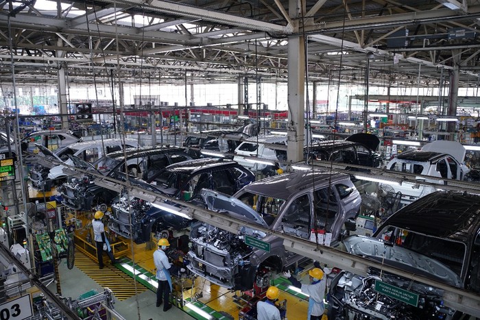 Array,Harga Mobil di Indonesia Terkesan Mahal, Padahal...