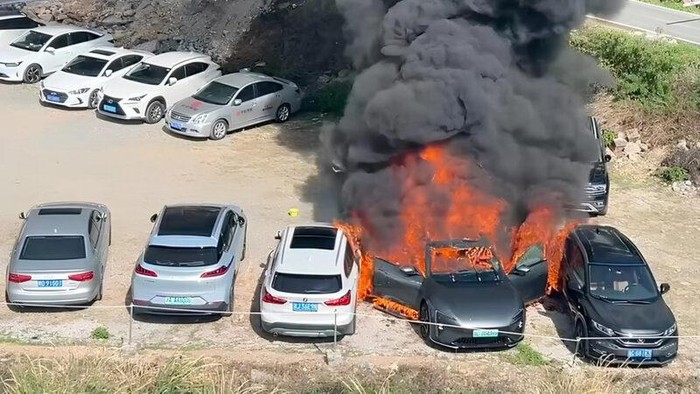 Array,Waduh! Mobil Listrik Ini Terbakar Padahal Baru 1,5 Bulan-Jarak Tempuh 1.066 Km