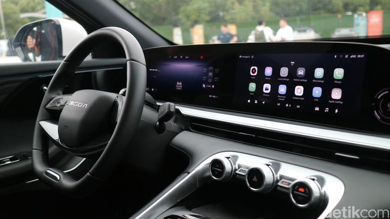 Array,SUV Premium China Bakal Goda Orang Kaya Indonesia, Ini Bocorannya