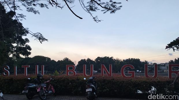 Array,Bukan buat Nongkrong Semata, 2 Situ di Ciputat Ini Jadi Spot Jogging
