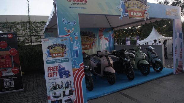 Array,Yamaha Dukung Tangerang Color Run LightFest, 2 Motor Dipakai Jadi Sweeper