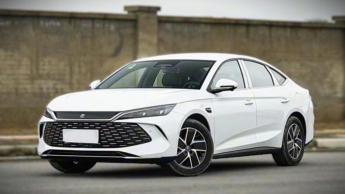 Array,Spesifikasi Mobil Hybrid Terbaru BYD Seharga Rp 200 Jutaan
