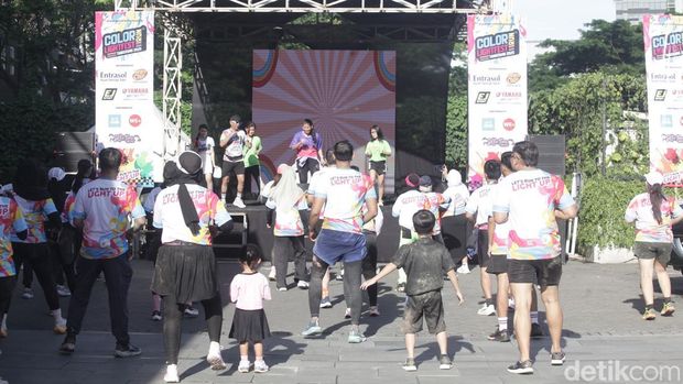 Array,Yamaha Dukung Tangerang Color Run LightFest, 2 Motor Dipakai Jadi Sweeper