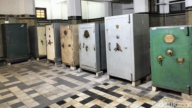 Array,Koleksi Brankas di Museum Mandiri, Ada yang Beratnya Setara Gajah!