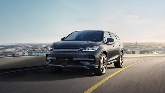 Array,BYD Atto 8 Meluncur: Harga Rp 500 Jutaan, Bisa Jalan 1.017 Km Sekali Isi Penuh