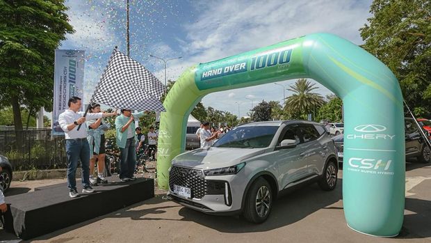 Array,1.000 Chery Tiggo Cross CSH Hybrid Dikirim ke Garasi Konsumen Indonesia