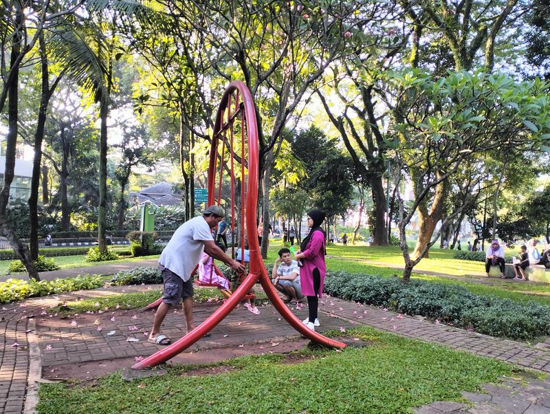 Array,Taman Menteng Bintaro, Tempat Ngadem Cantik dan Gratis Dekat Jakarta