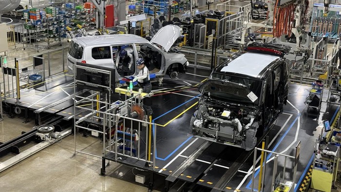 Array,Berkunjung ke Pabrik Daihatsu 'Karawang' di Kyoto