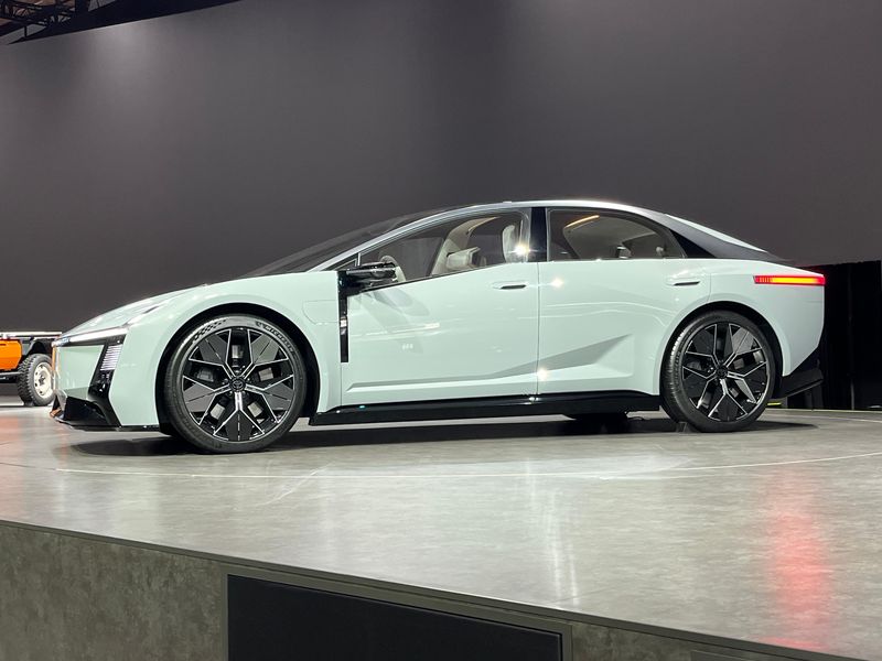 Array,Toyota Pamer Corolla 'Radikal' dan Land Cruiser FJ di Japan Mobility Show 2025