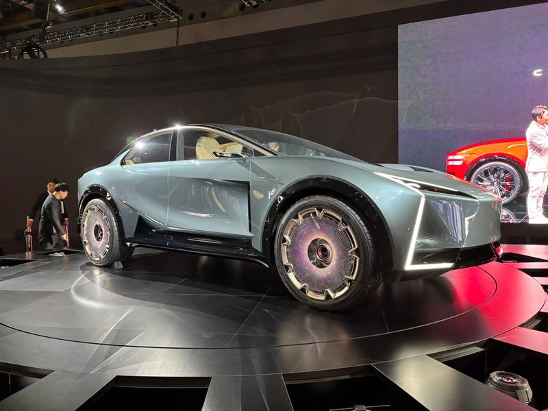 Array,Lexus Indonesia Pilih Teknologi Listrik atau Hybrid?