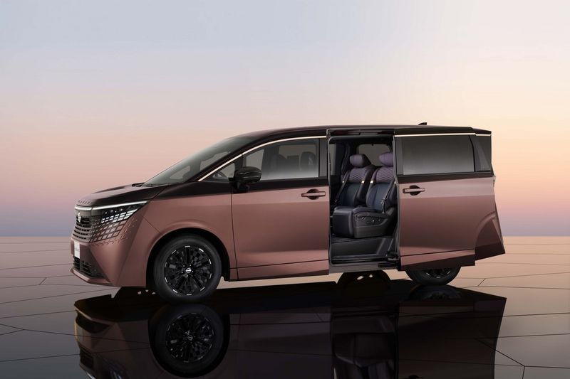 Array,Nissan Elgrand Bangkit Lagi, Tantang Alphard-Vellfire Cs