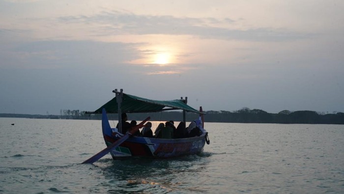 Array,Bayar Rp 200 Ribuan, Bisa ke 13 Destinasi dan Masuk Area Makam Raja Demak