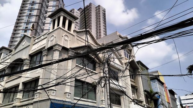 7 Spot Wajib Dikunjungi di Little India, Komunitas India di Jakarta, 1. Sekolah Mahatma Gandhi, 2. State Bank of India (SBI), 3. SAI Study Group, 4. Sikh Temple Pasar Baru, 5. Tharoomal Detaram (T&D), 6. Martabak HAR, 7. Toko Populer