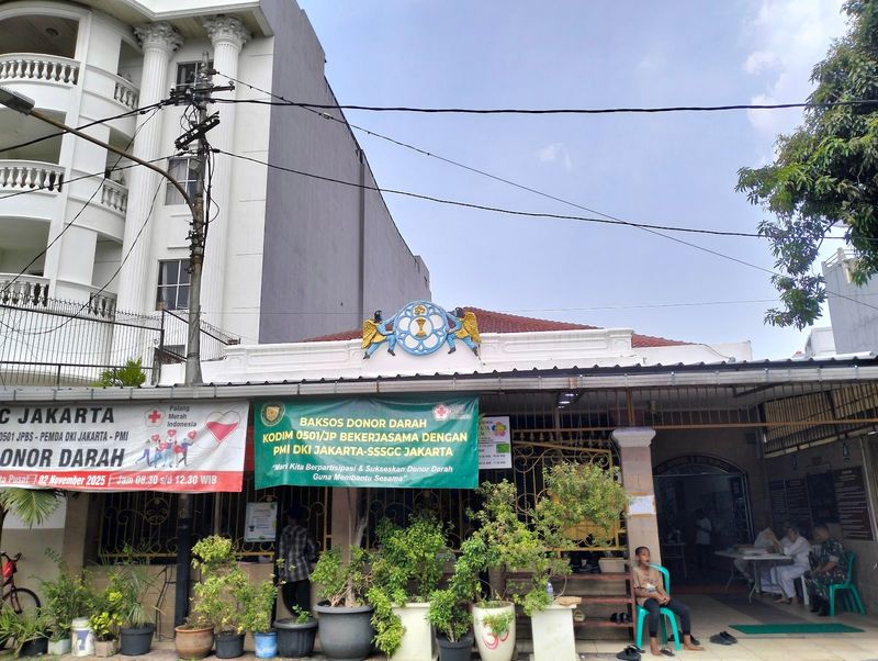 7 Spot Wajib Dikunjungi di Little India, Komunitas India di Jakarta, 1. Sekolah Mahatma Gandhi, 2. State Bank of India (SBI), 3. SAI Study Group, 4. Sikh Temple Pasar Baru, 5. Tharoomal Detaram (T&D), 6. Martabak HAR, 7. Toko Populer
