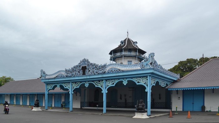 Array,Keraton Solo, Sejarah, Kedudukan, dan Perannya Kini