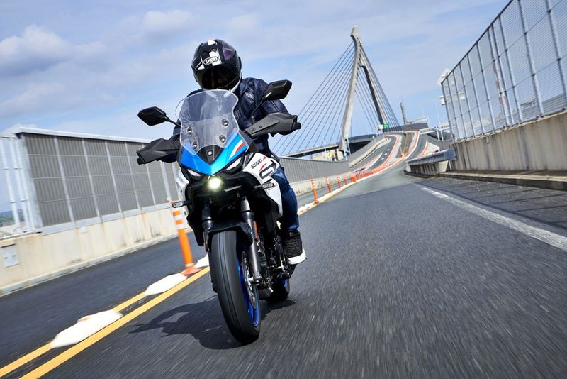 Array,Suzuki SV-7GX Meluncur: Pakai Mesin V-Twin 650 cc, Siap Diajak Terabasan