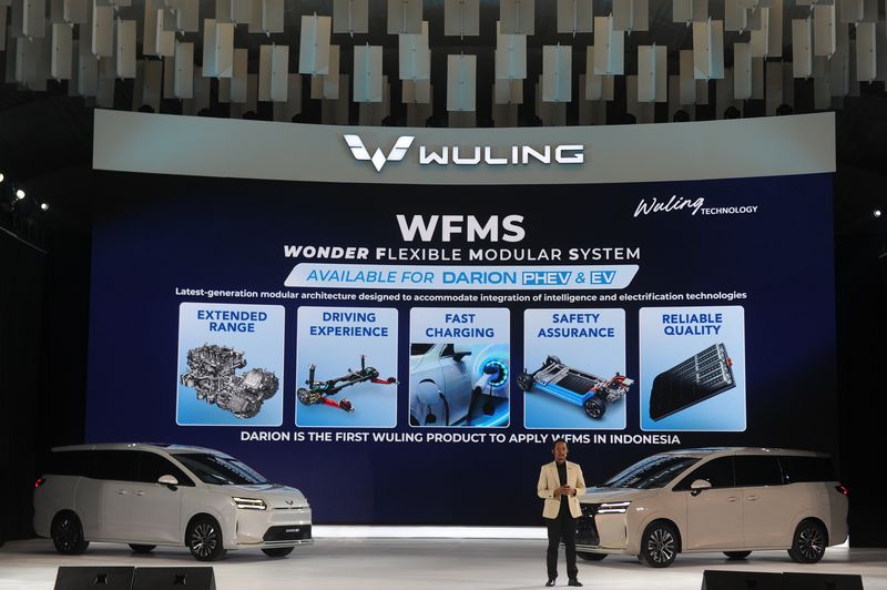 Tes Wuling Darion Bali-Jakarta: Bensin Habis di Cirebon tapi Cukup Sampai Jakarta, Wuling Darion Menawarkan Dua Varian, EV dan PHEV, Teknologi PHEV 'Gila' Wuling Darion yang Buat Lawannya Ketar-ketir, Punya Platform Baru, Perbedaan Wuling EV dan PHEV, Harga Wuling Darion EV dan PHEV