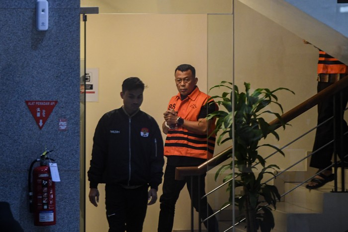 Array,Intip Garasi Bupati Ponorogo Sugiri Sancoko yang Jadi Tersangka Korupsi