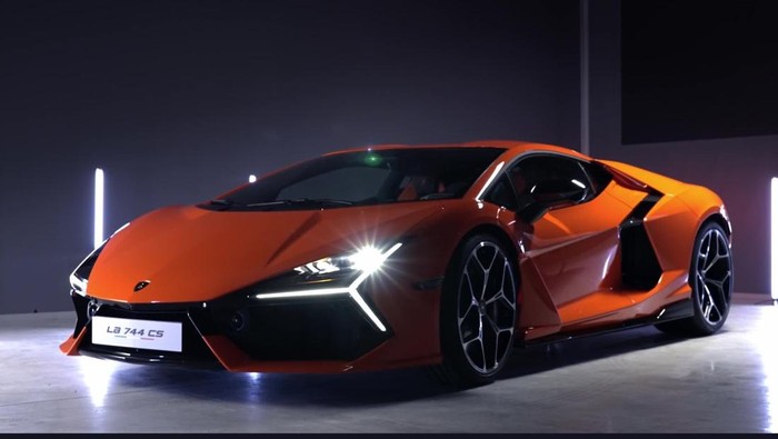 Array,Spek Gahar Lamborghini Revuelto, Kado buat Bocah 9 Tahun di Makassar